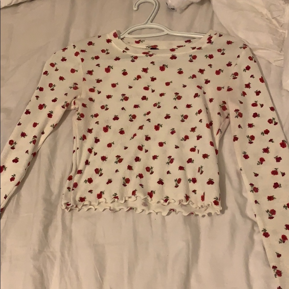 Forever 21 long sleeve white top with roses
